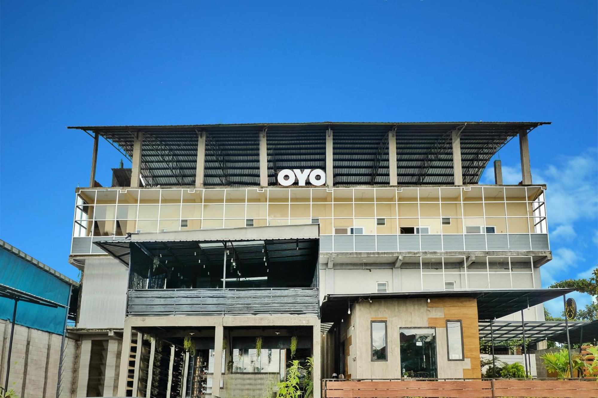 Super Oyo 1468 Sm House Hotel Malang Bagian luar foto